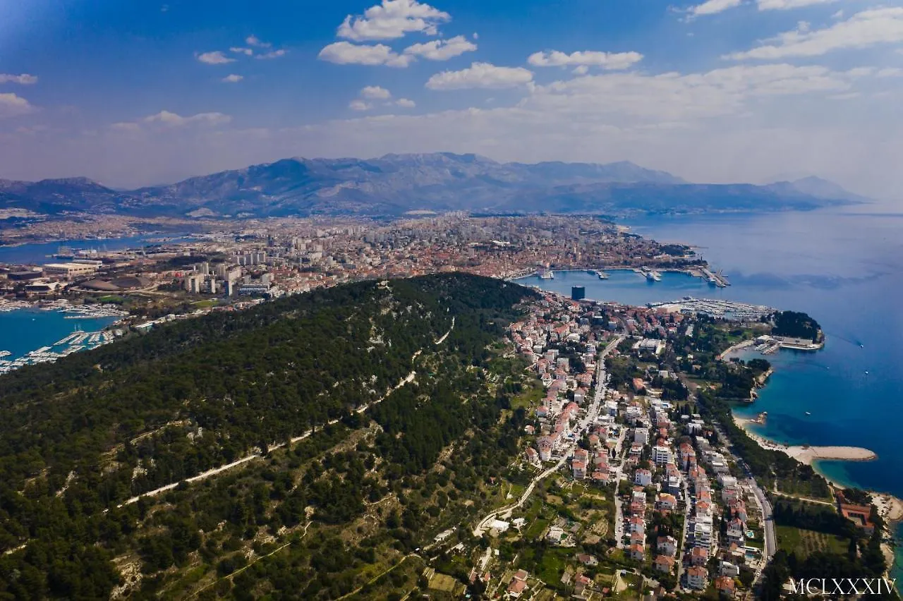 Airy Seafront 1920S Apartment Split Croatia