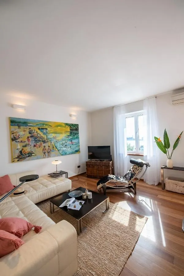 Airy Seafront 1920S Apartment Split 0*,  Croatia
